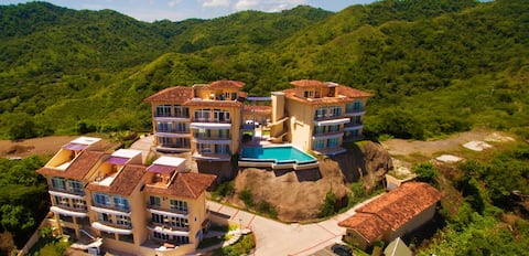 4-BR Hilltop Townhouse | Best Views | Playa Ocotal
