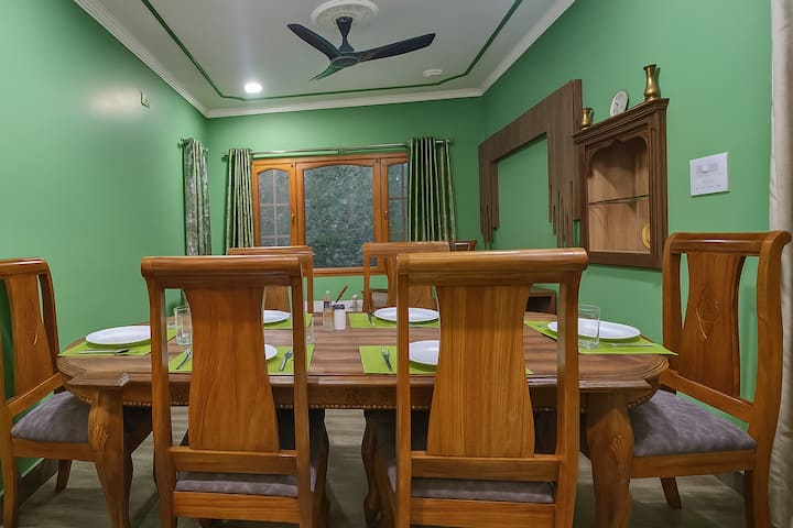 Noor-e-zabarwan | Luxe Retreat - Srinagar