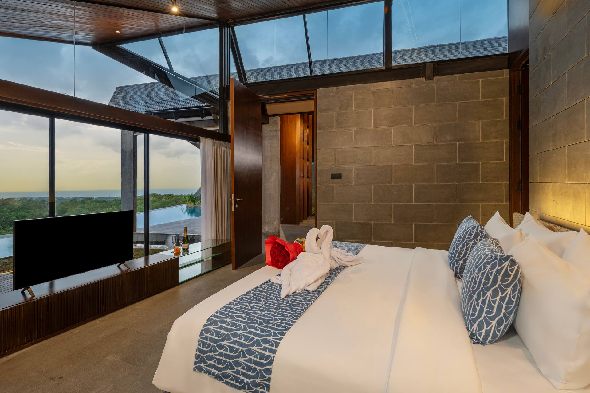 Romantic Couples Hideaway Private Villa in Nusa Dua 3