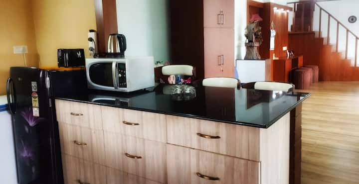 Full kitchen image 2