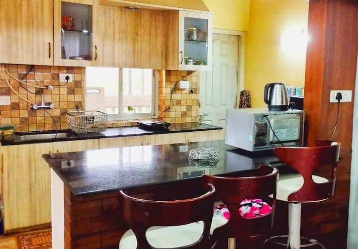 Full kitchen image 1