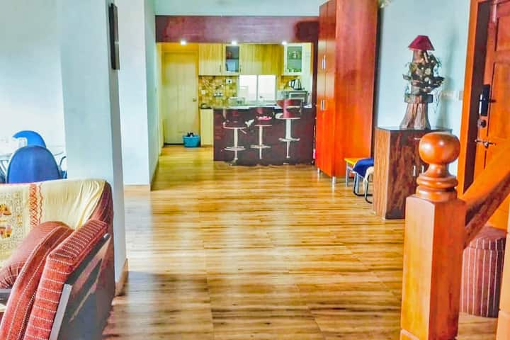 Living room image 3