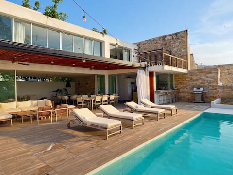 Design beach house with private pool/Calm&Spacious