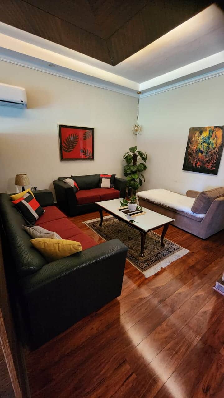Executive Suite 
Near To Lhr Airport, Dha Phase 8 - Lahore