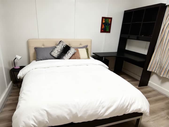 Burwood Central Stay （Queen Bed &Share Bathroom） - Burwood