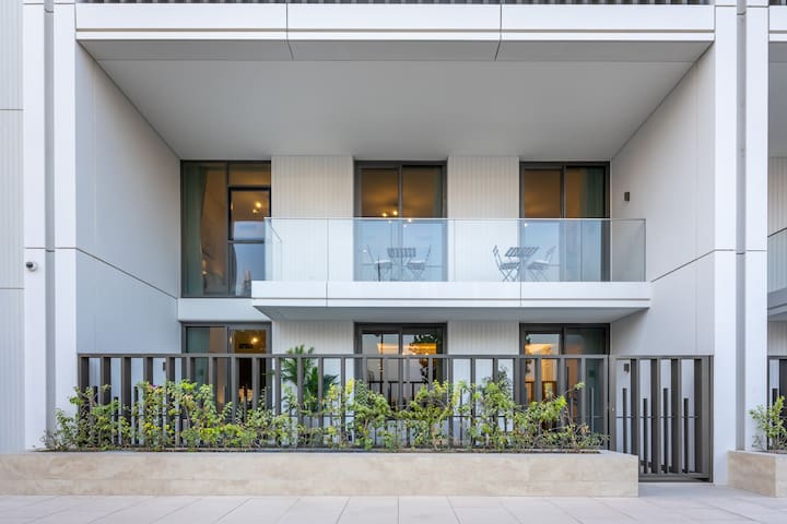 V Edition Holiday Homes Rental LLC managed Airbnb listing 1