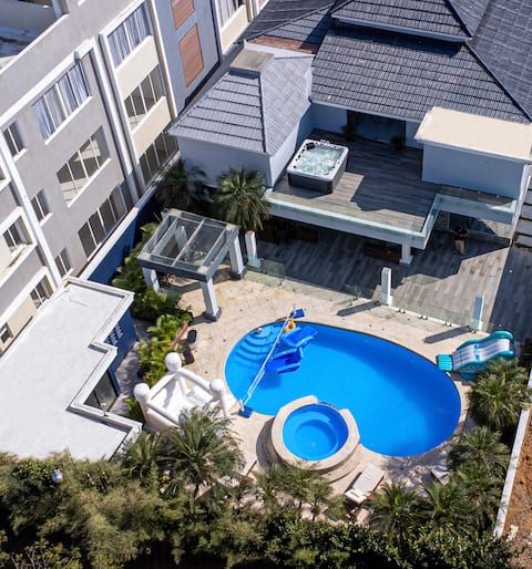 The Mansion, Jacuzzi, Pool, BBQ, Personal Chef.