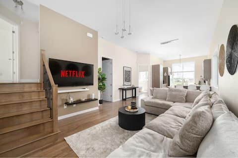 Top performing Airbnb: Modern 2BR | Near Airport + Free Parking in Laval