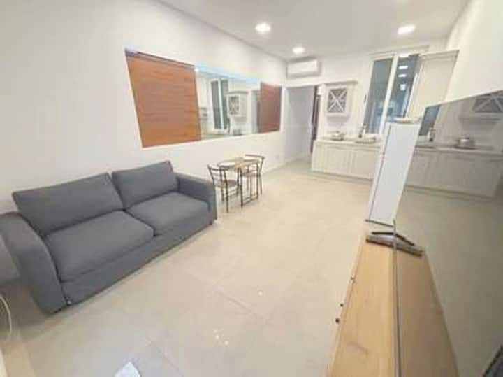 Central Room | Walk To The Beach | Sliema - La Valette