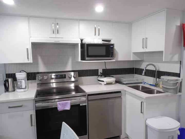 Homey Getaway Close To Airport. - Calgary