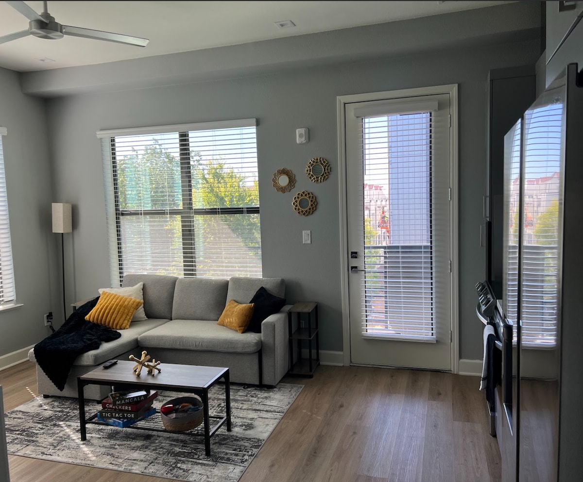 Top Airbnb: Cozy Downtown Dallas Escape in Cedars