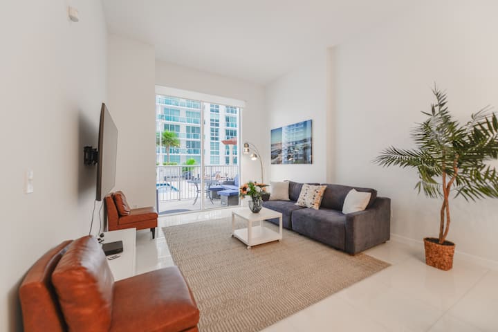 Beautiful Poolside 1 Bedroom Brickell+free Parking - Miami