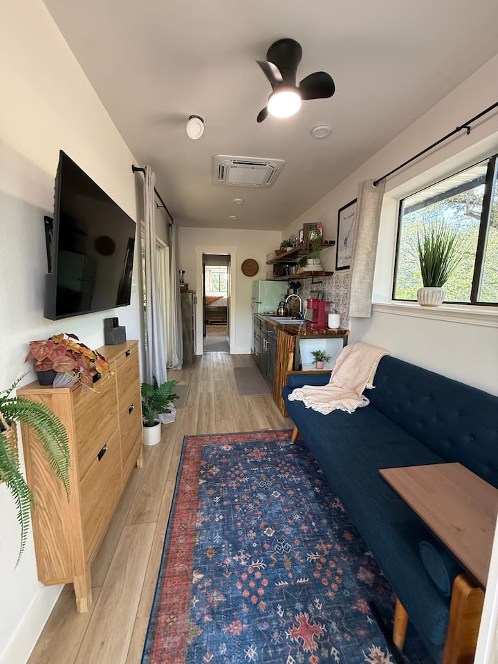 Cozy Couples+unique +Hottub+trees+privacy+grill - San Antonio, TX