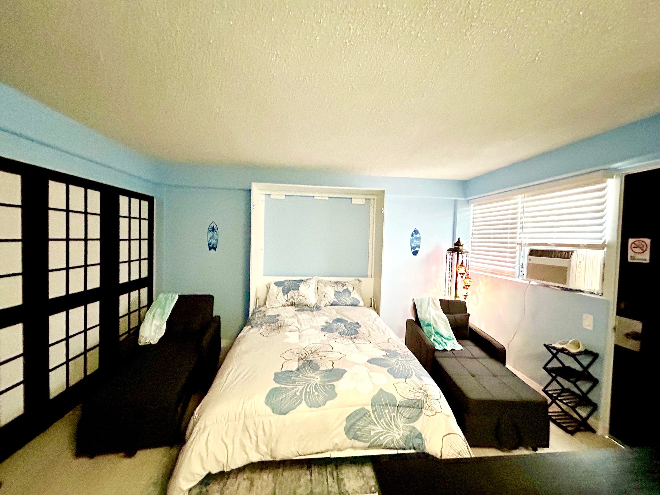 Condo in Honolulu · ★4.88 · 1 bedroom · 4 beds · 1 private bath - Image 4