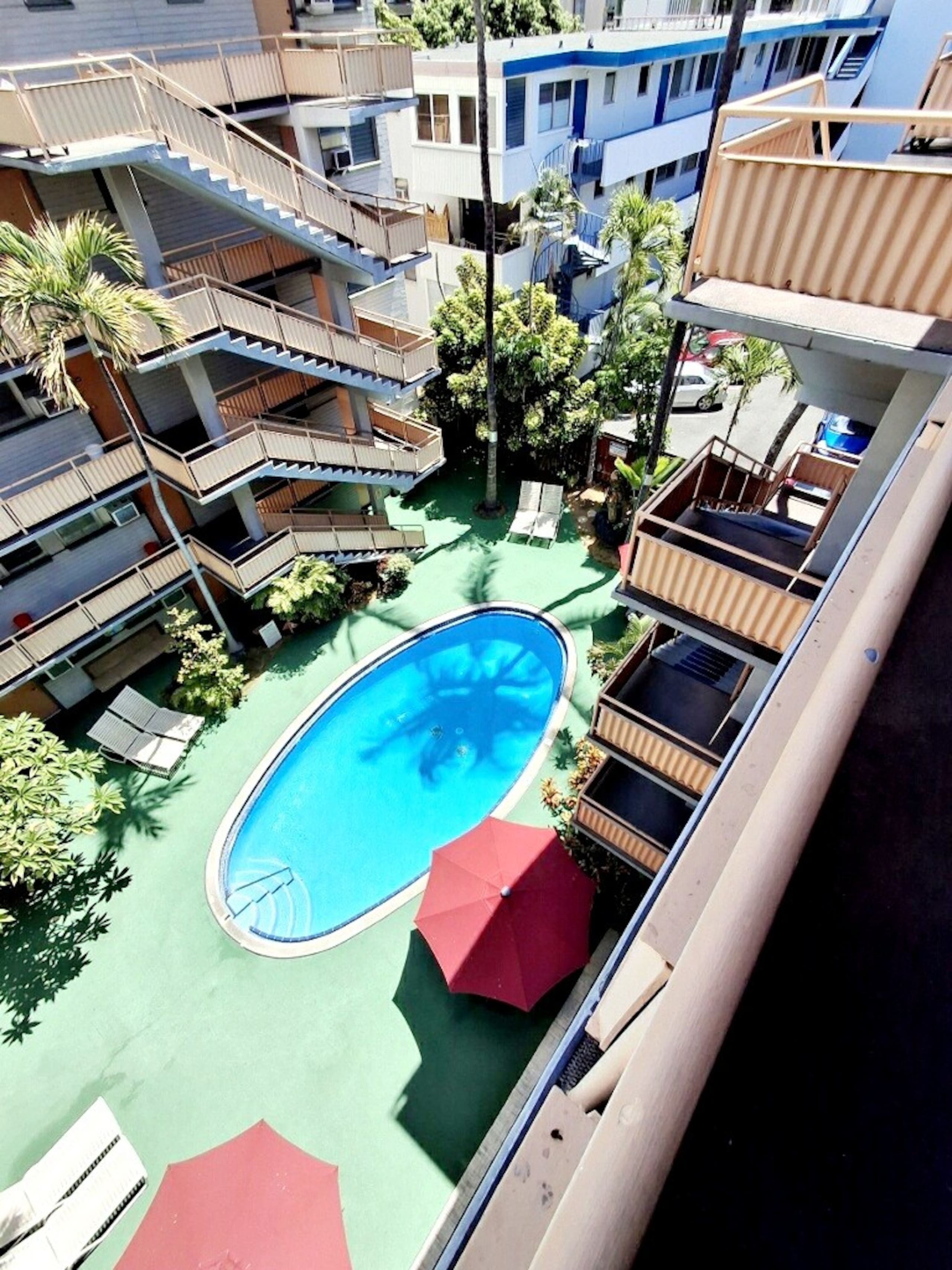 Condo in Honolulu · ★4.88 · 1 bedroom · 4 beds · 1 private bath - Image 13