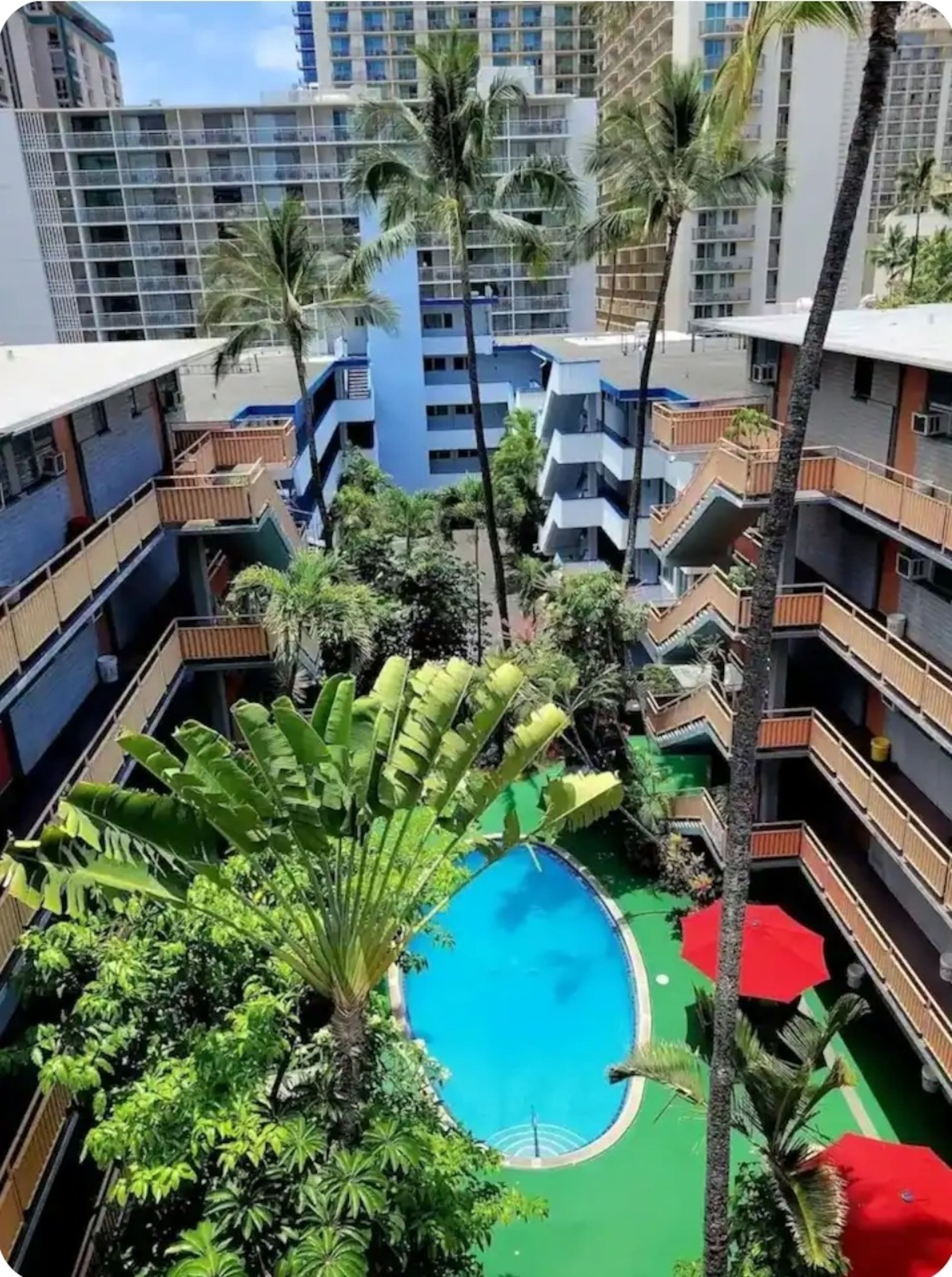 Condo in Honolulu · ★4.88 · 1 bedroom · 4 beds · 1 private bath - Image 17