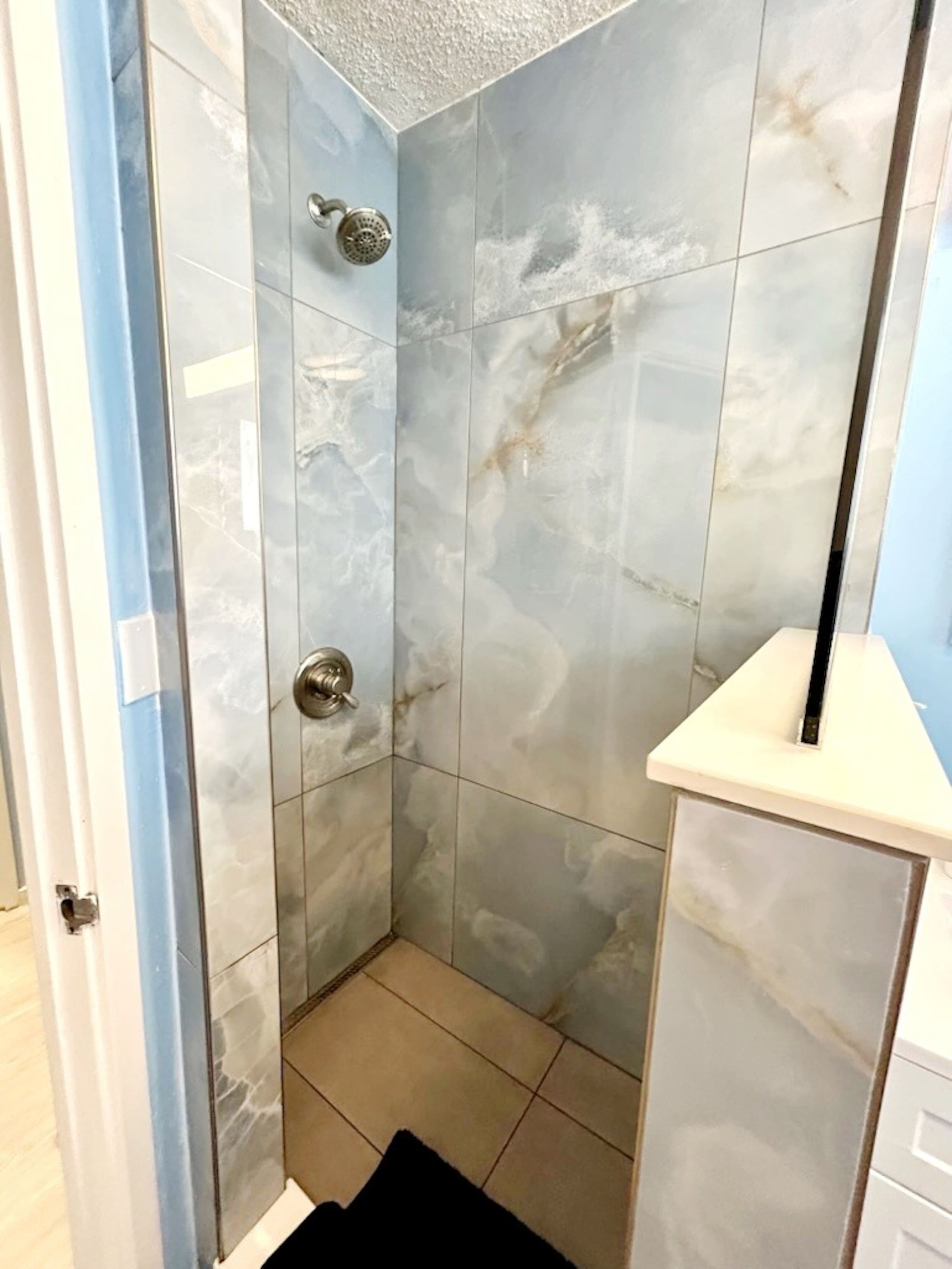 Condo in Honolulu · ★4.88 · 1 bedroom · 4 beds · 1 private bath - Image 9
