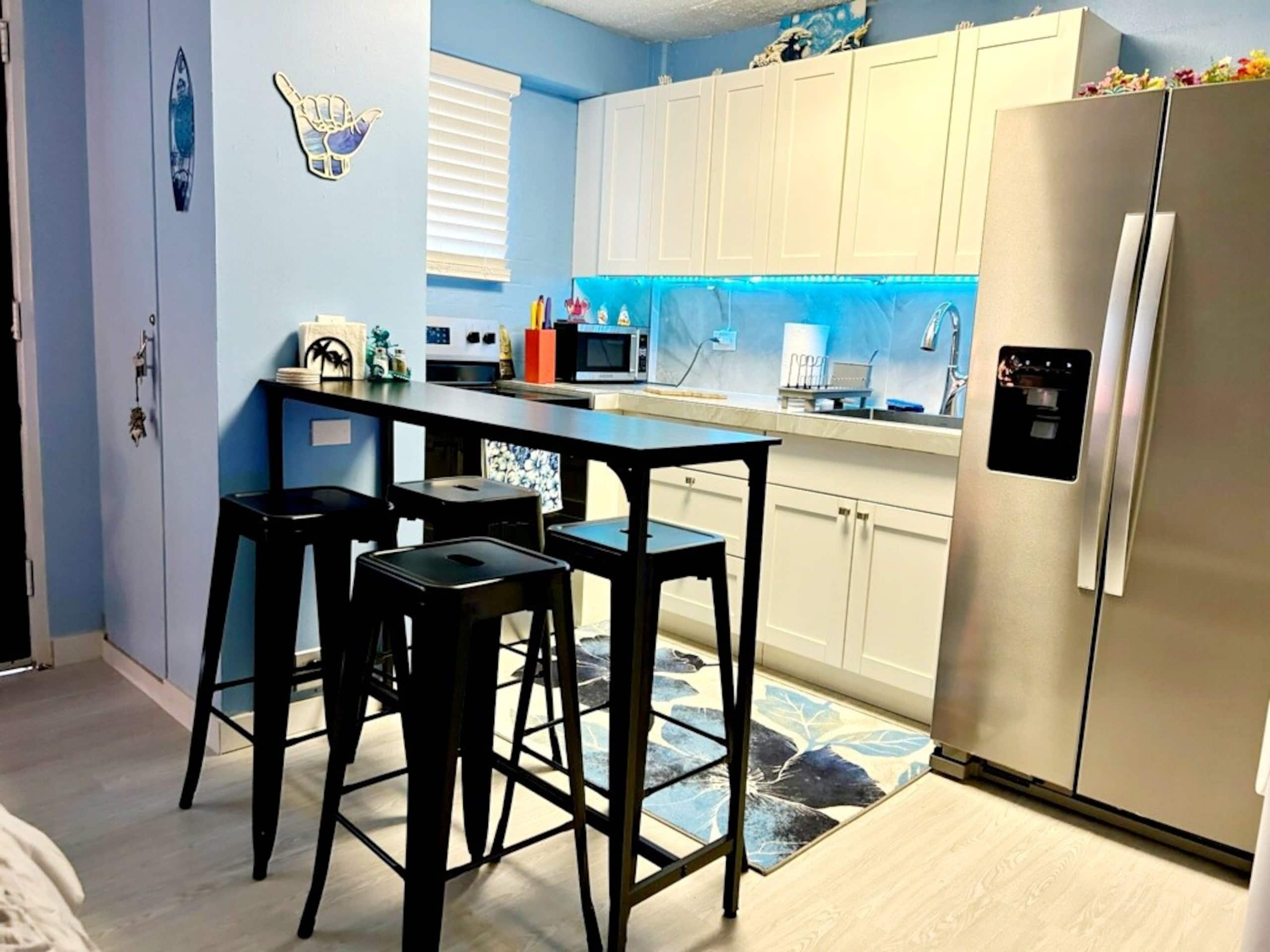Condo in Honolulu · ★4.88 · 1 bedroom · 4 beds · 1 private bath - Image 5