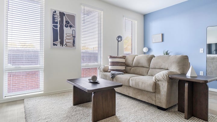 Landing | Modern 2bd, Pool, Gym - Durham, NC