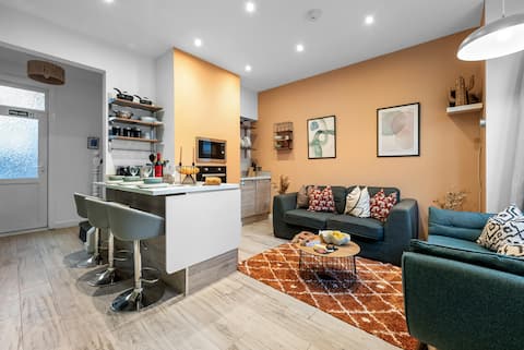 Aylesbury House 3 En-suite Bedrooms Parking Pets