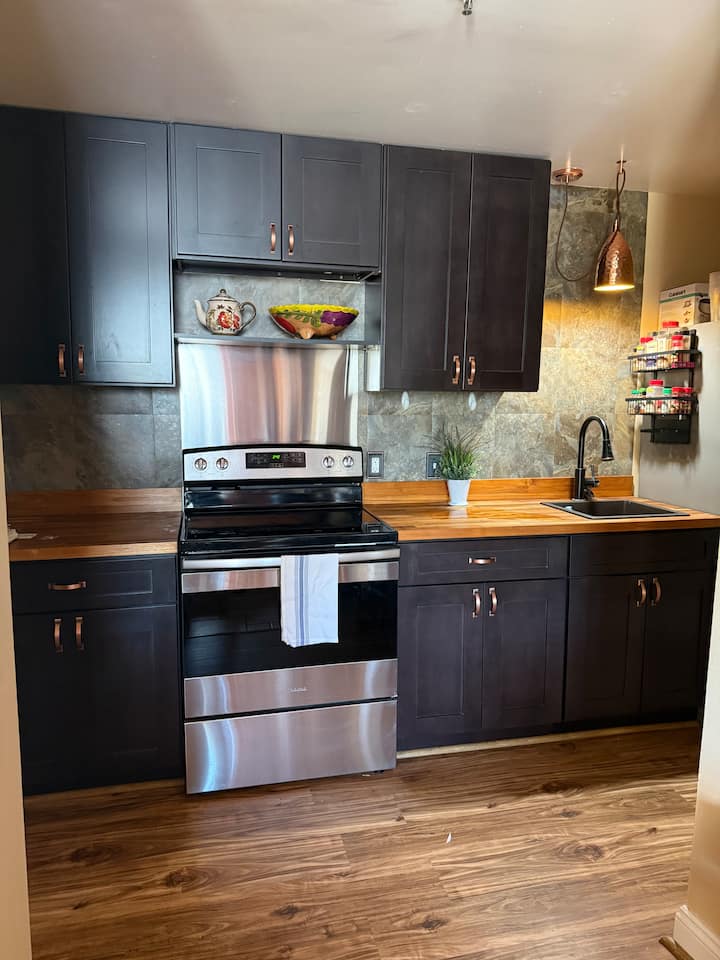 Comfy 1br Across From Elliot Hospital - Manchester, NH