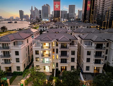 Top-earning Airbnb listing in Quận 1, 7 bedrooms