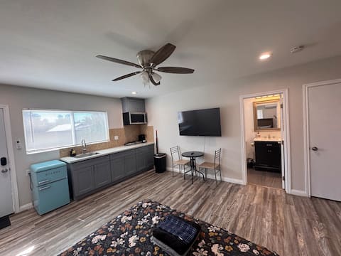 Top Airbnb: Room with private bathroom and kitchen in Baldwin Park