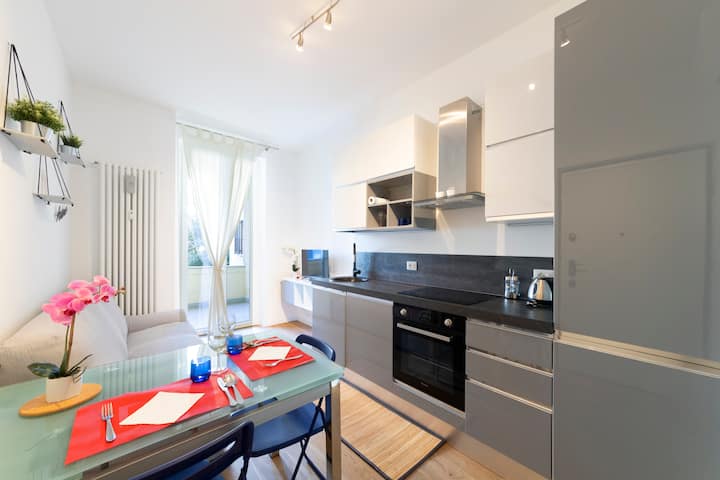 Duomo M1 10 Min Cozy Apartament - Milánó