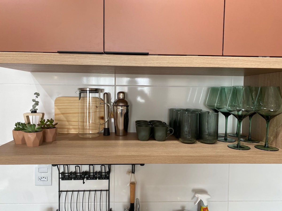 Successful Airbnb property: New, family-friendly and comfortable suite, heart of VR in Volta Redonda