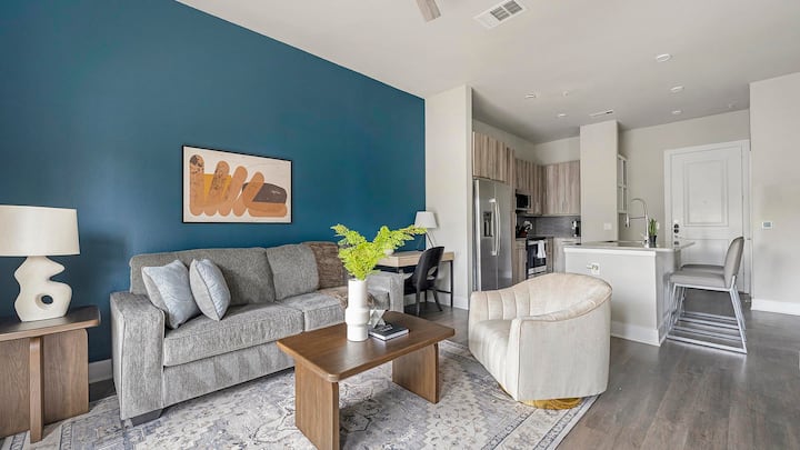 Landing | Incredible 1bd, Courtyard, Pool - Austin