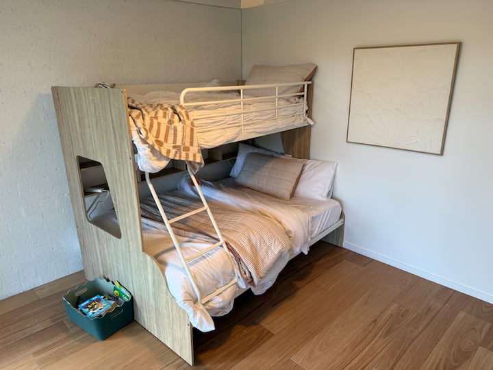 საძინებელი 4