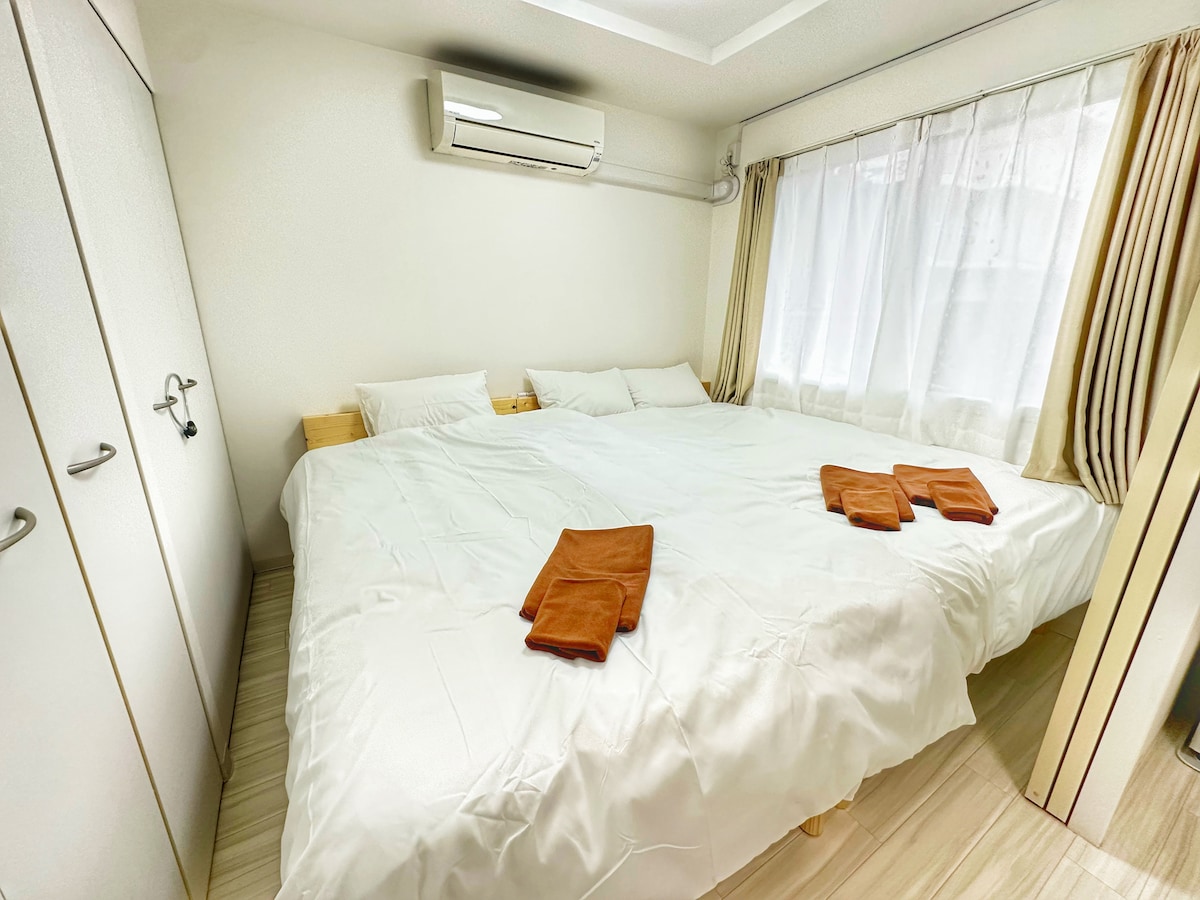 1 manželská posteľ, 1 jednolôžko, klimatizácia