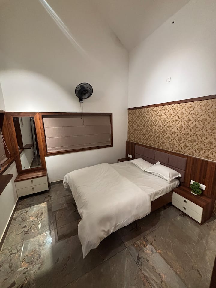 غرفة النوم 1