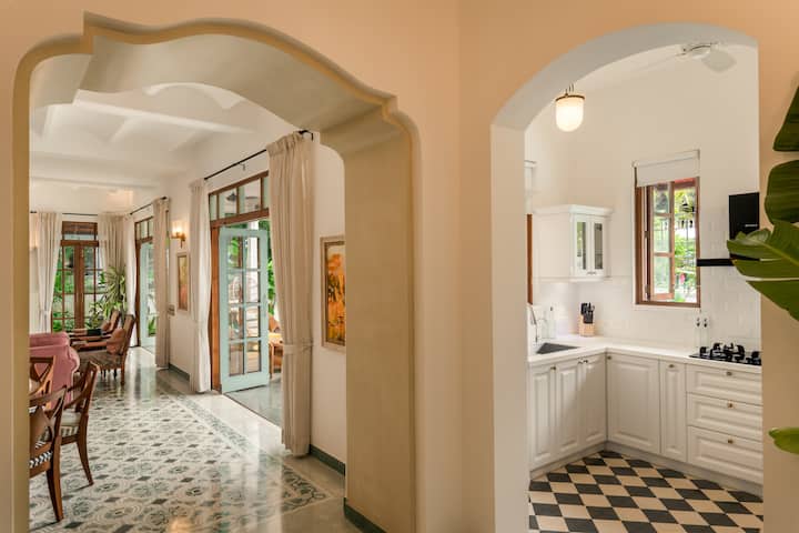 Full kitchen image 2