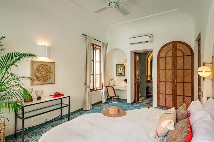 Bedroom 1 image 3