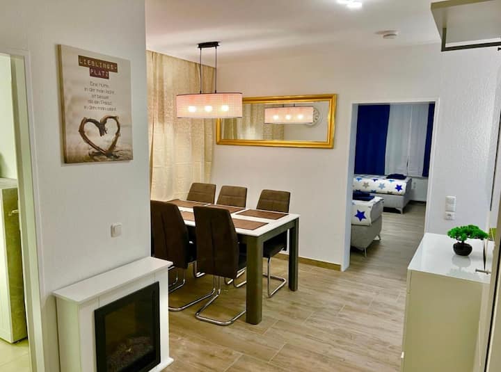 Big 3 Bedroom Zentral Modern Apartment With View - Langenhagen