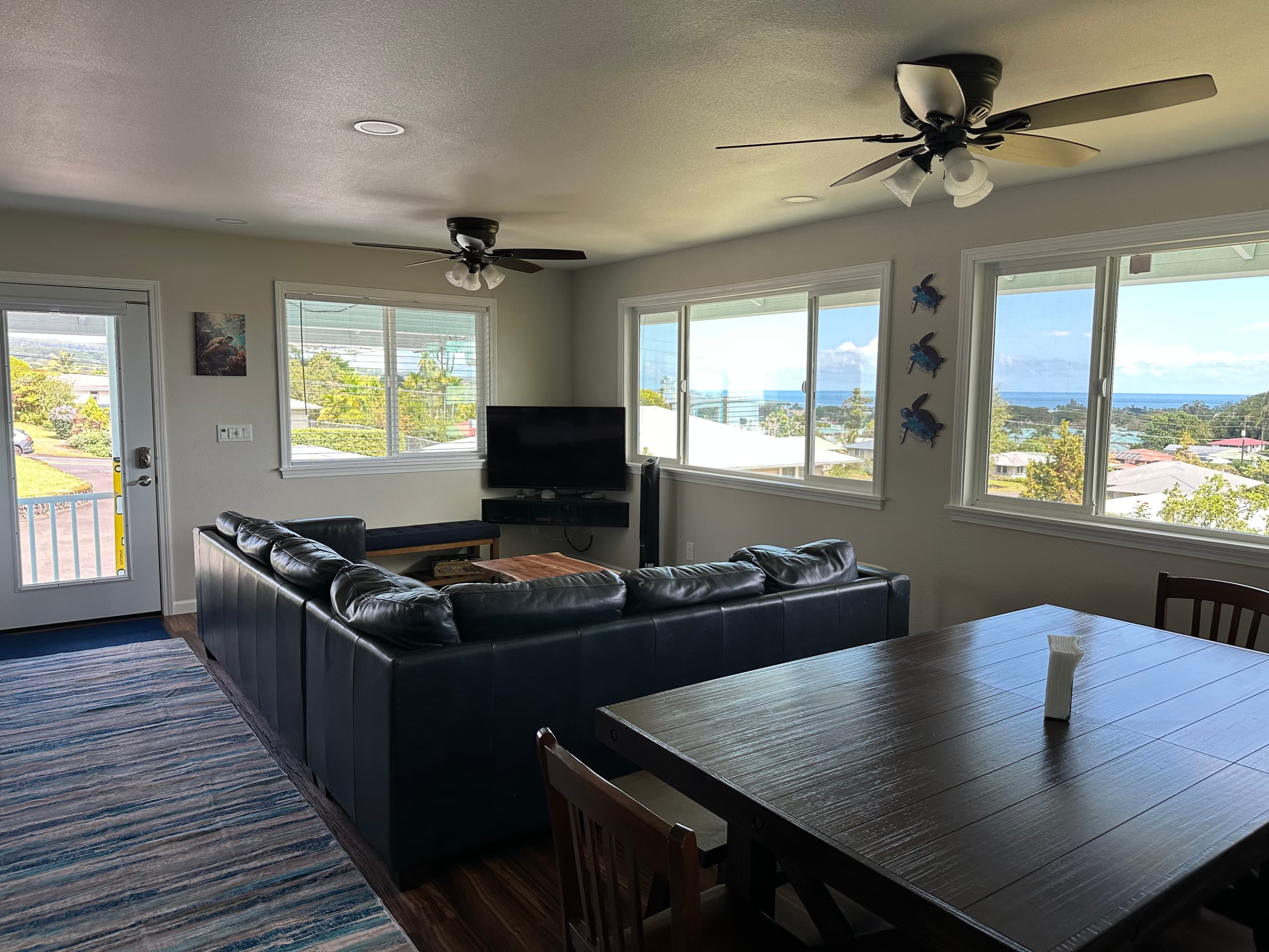 Home in Hilo · ★4.94 · 4 bedrooms · 6 beds · 3 private baths - Image 6