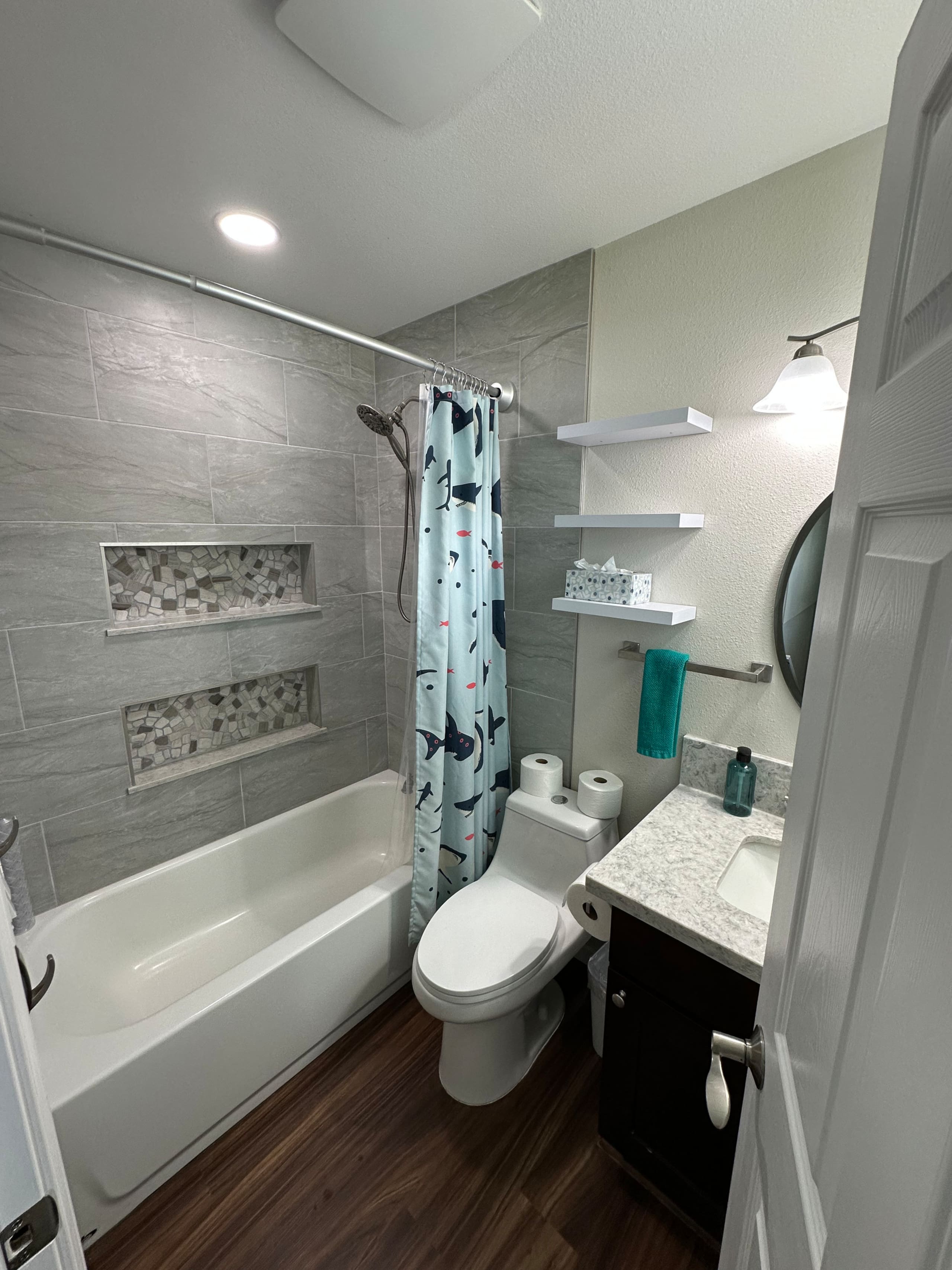 Home in Hilo · ★4.94 · 4 bedrooms · 6 beds · 3 private baths - Image 10