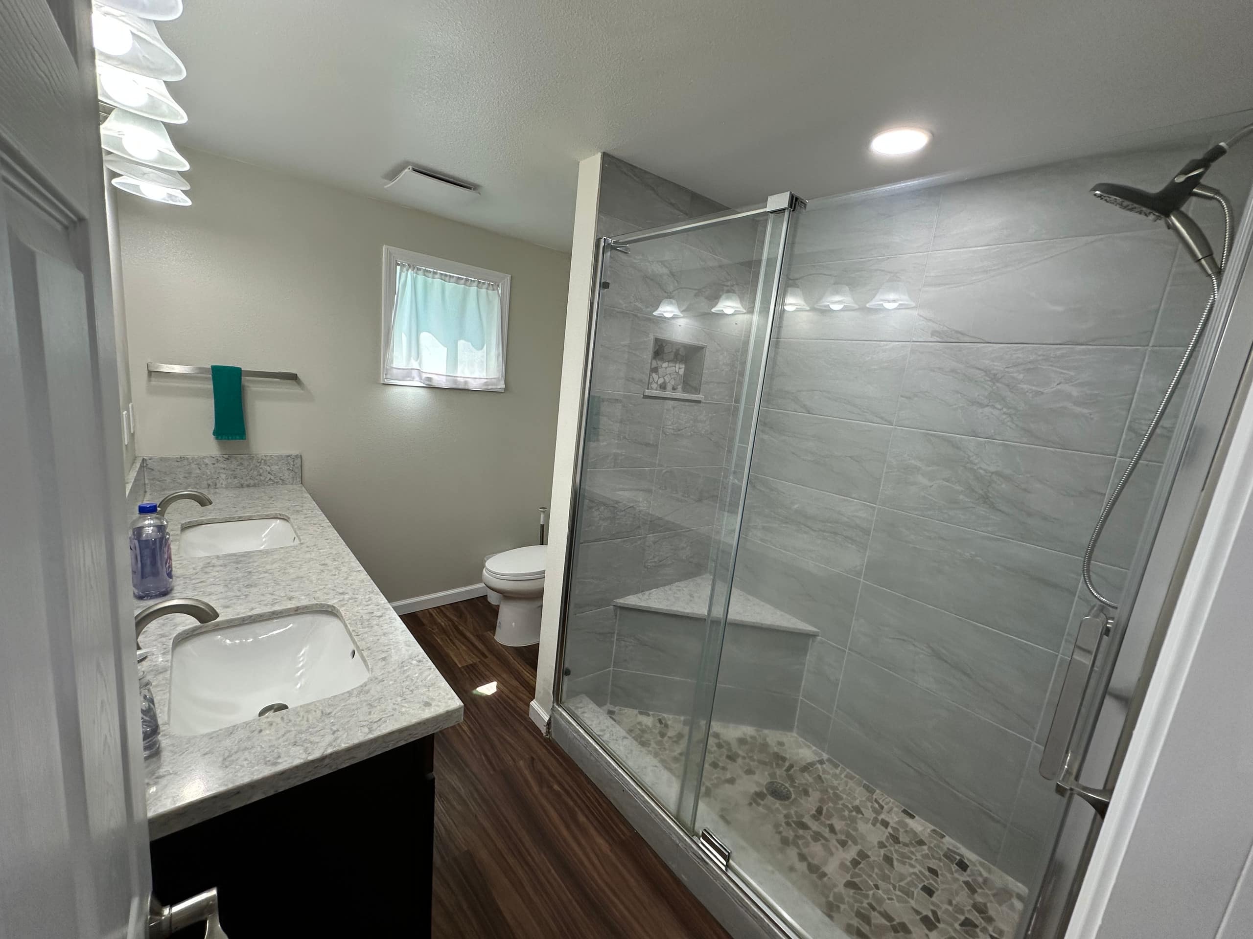 Home in Hilo · ★4.94 · 4 bedrooms · 6 beds · 3 private baths - Image 11