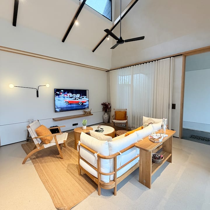 Living room image 1