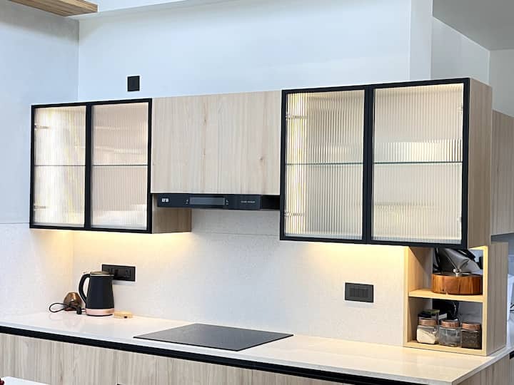 Full kitchen image 2