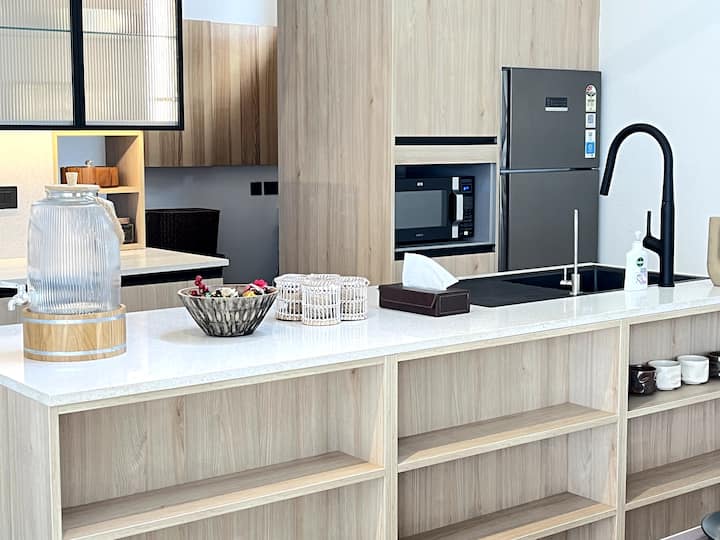 Full kitchen image 4