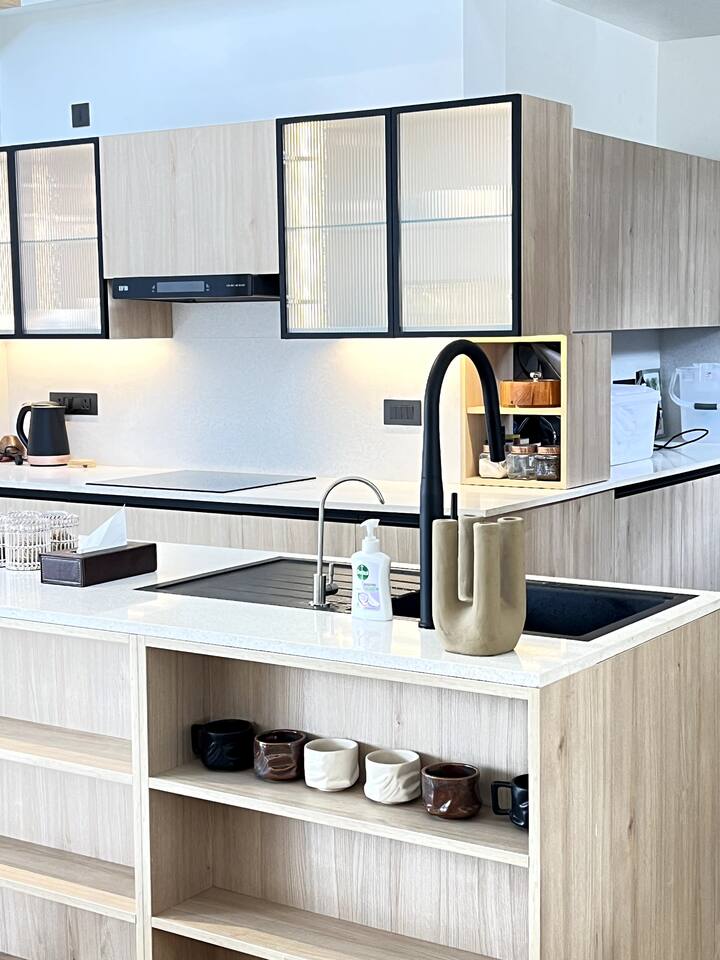Full kitchen image 5