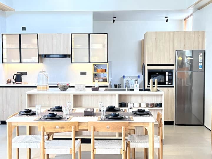 Full kitchen image 1