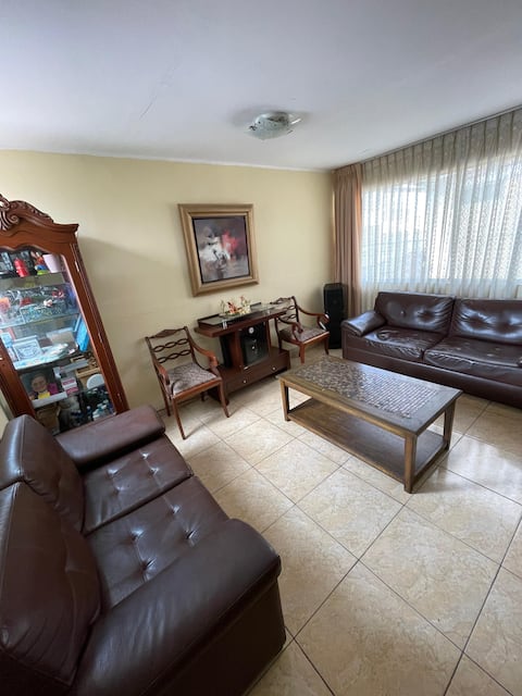 Charming Family Home, DormitGigantes, Covered Garage