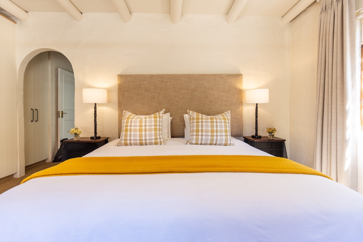 غرفة نوم واحدة في الطابق السفلي