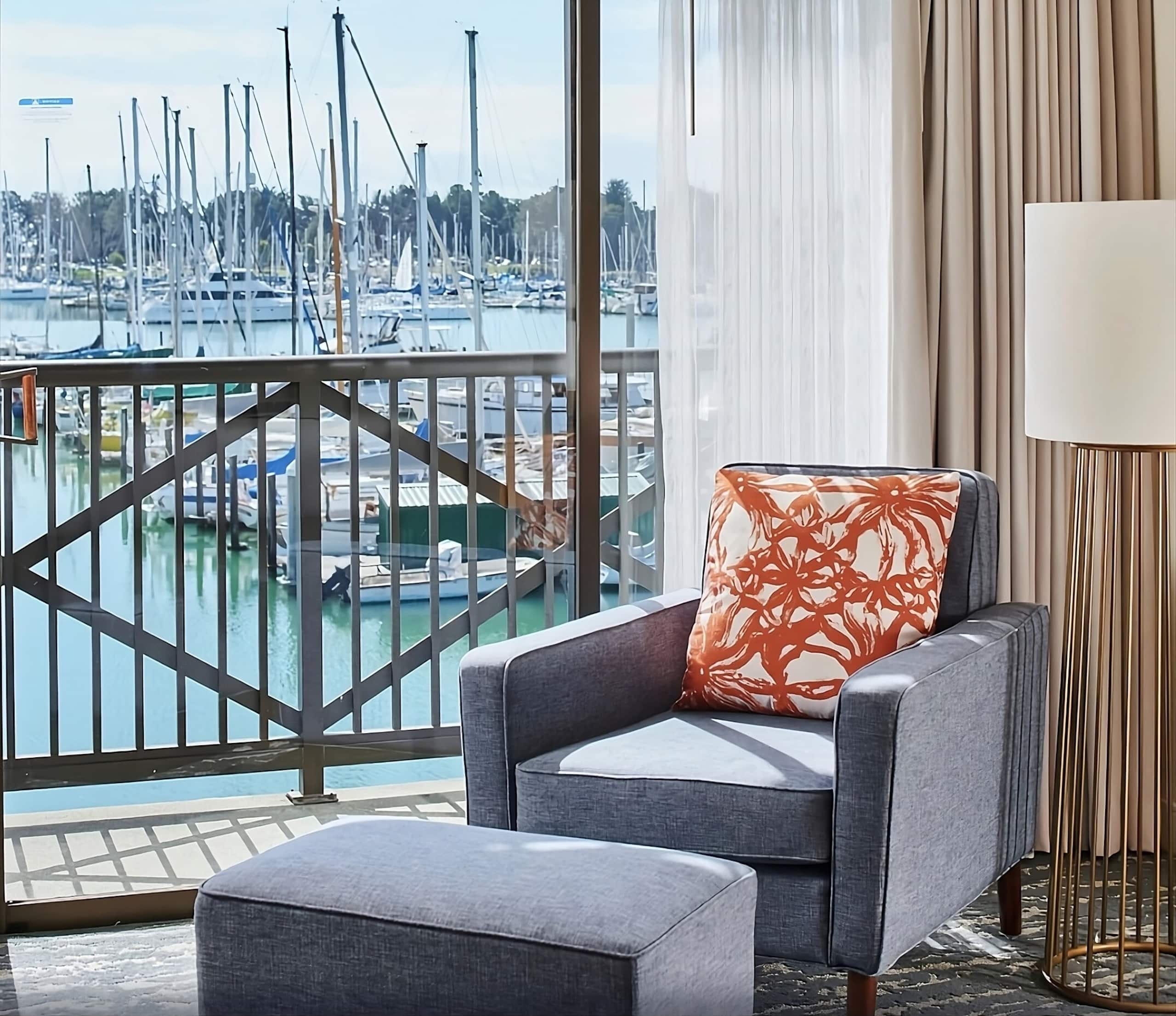 Marina & Bay Views, 2 Hotel Rooms, Pool - Photo 4