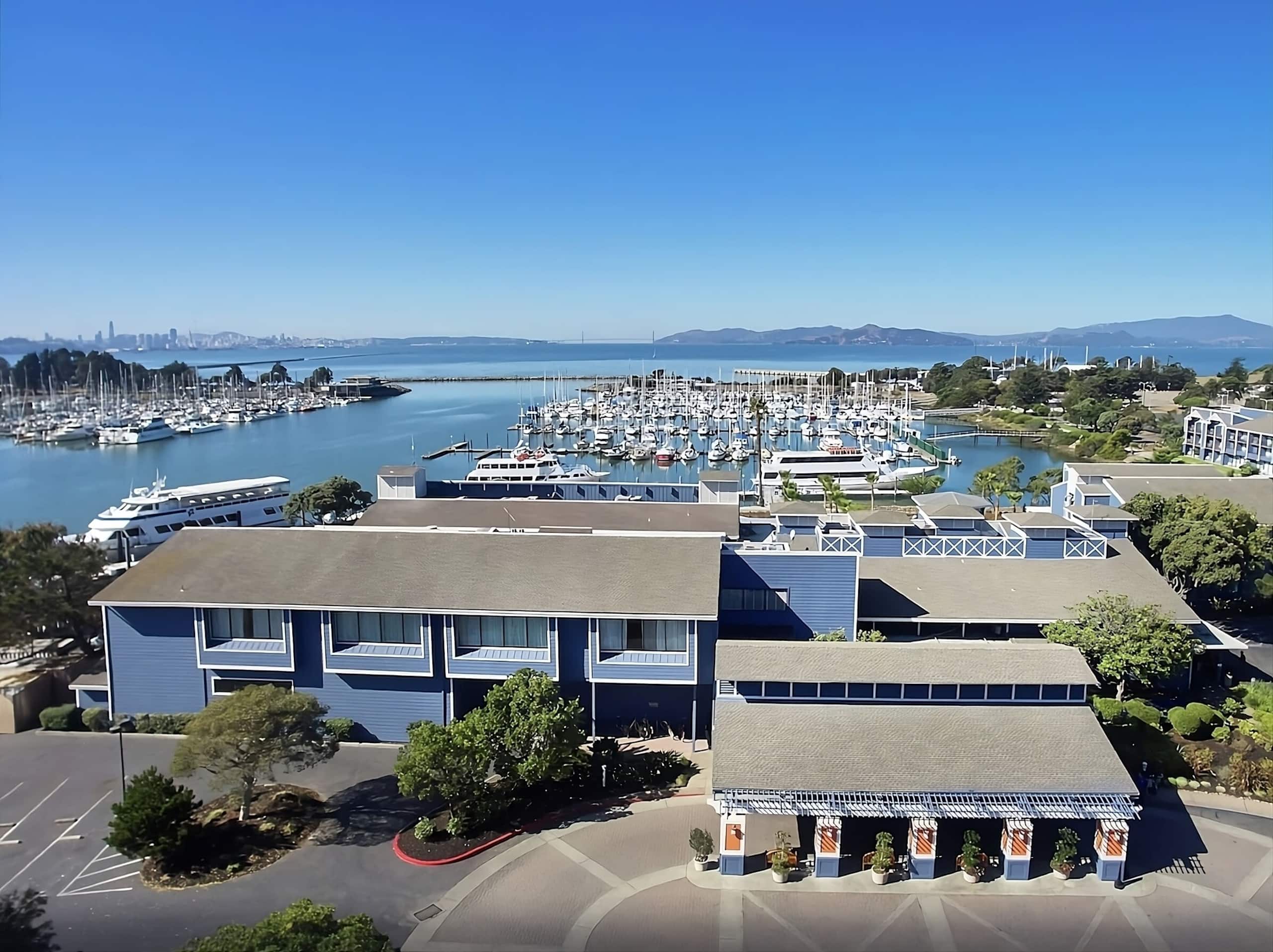 Marina & Bay Views, 2 Hotel Rooms, Pool - Photo 31