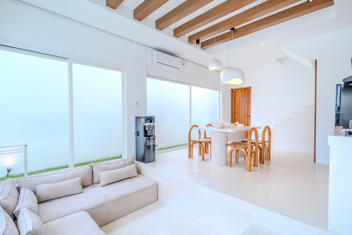 Home in Kabupaten Badung · ★4.5 · 2 bedrooms · 2 beds · 2 private baths, Airbnb-Vergleich