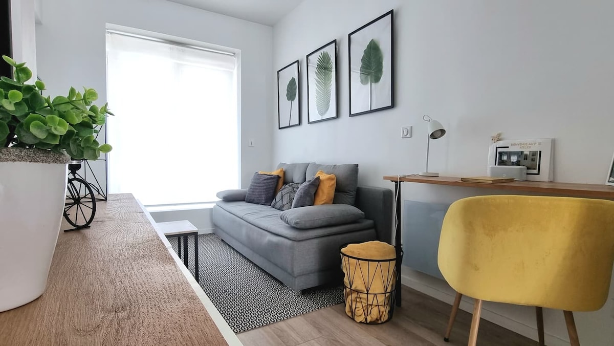 Propriété Airbnb réussie: Le P'tit Atelier - private terrace in the center à Lorient